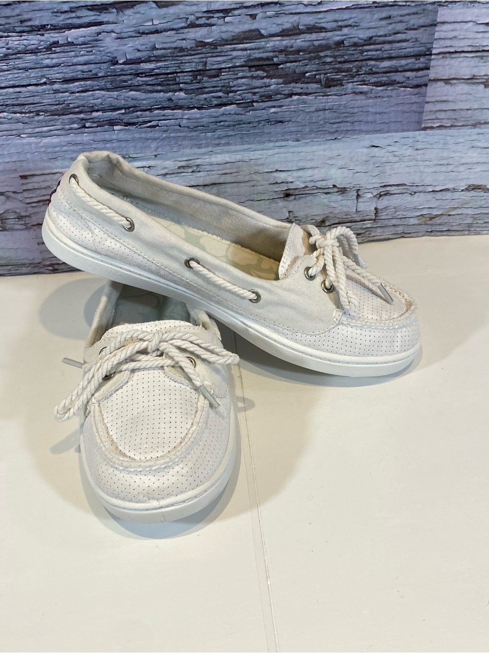 Roxy Ahoy White Canvas Boat Shoe Sneakers Slip-On Flats Size 8